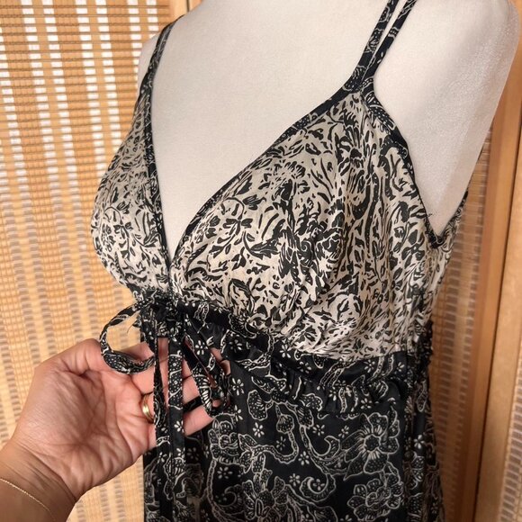 Basil & Maude 100% silk black and white floral print asymmetrical dress - Picture 3 of 7